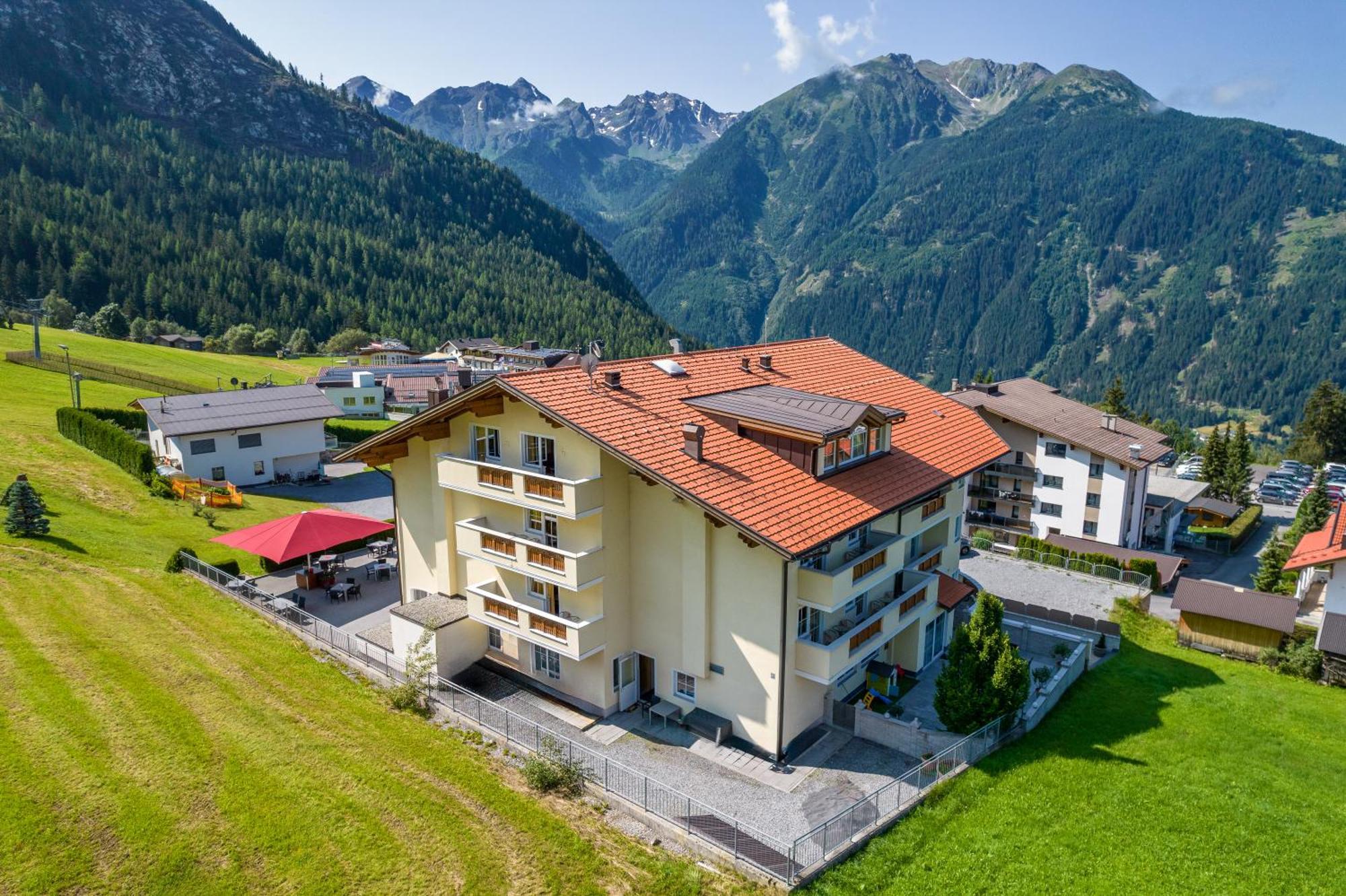 יארצנס Hotel Alpen-Royal מראה חיצוני תמונה