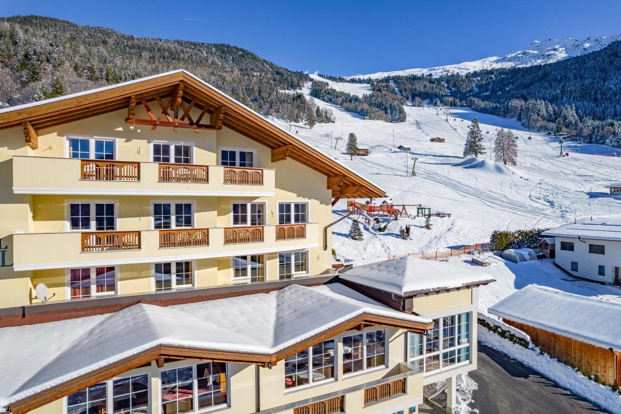 יארצנס Hotel Alpen-Royal מראה חיצוני תמונה