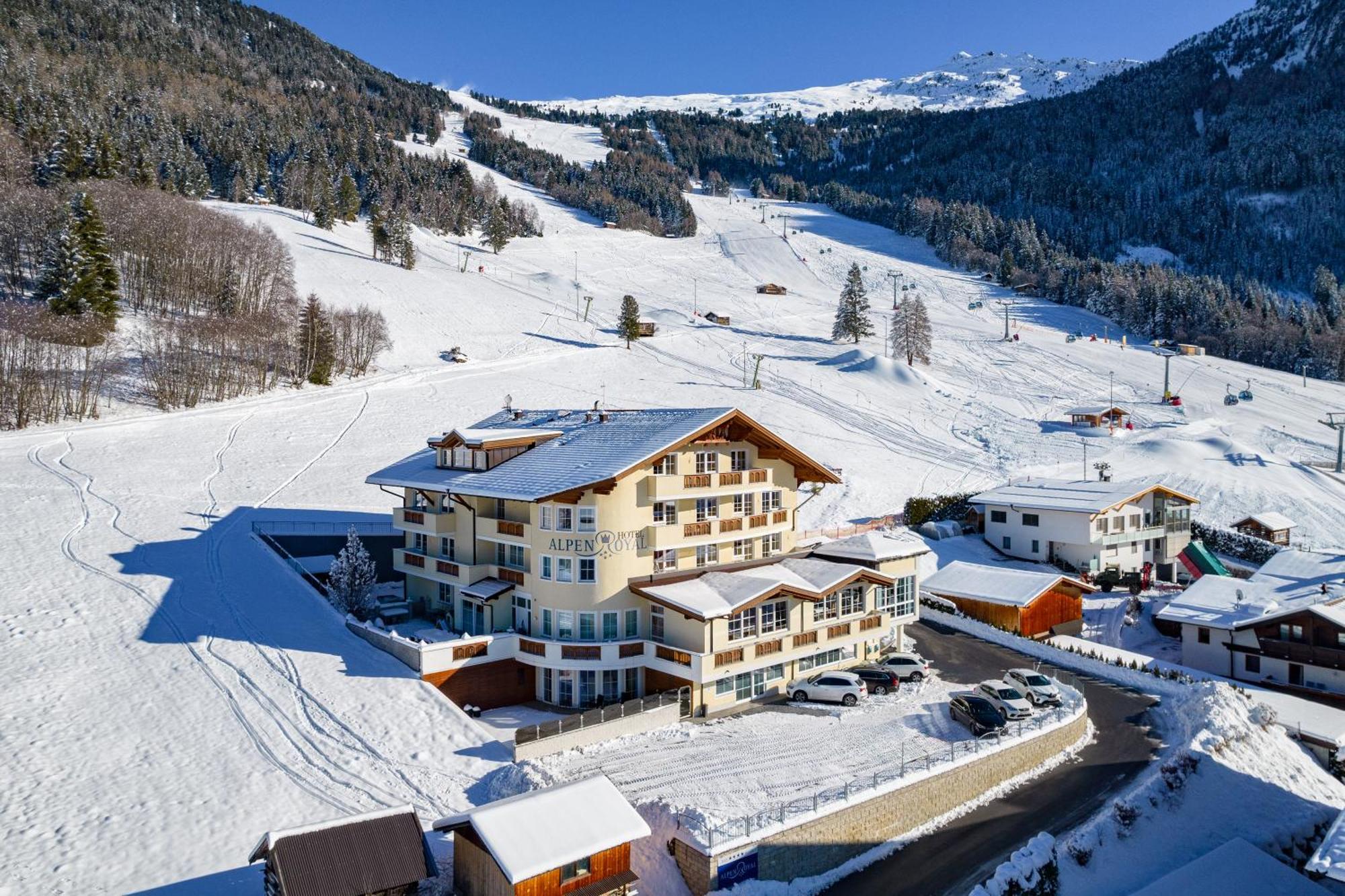 יארצנס Hotel Alpen-Royal מראה חיצוני תמונה